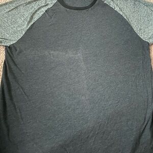 Old Navy Men's Charcoal and Heather Gray Raglan Tee